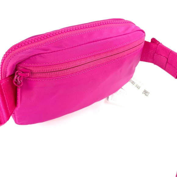 Lululemon Everywhere Belt Bag Sonic Pink Extended Strap - Picture 4 of 11